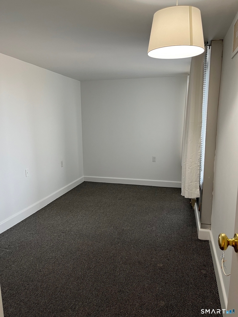 60 Strawberry Hill Avenue - Photo 1