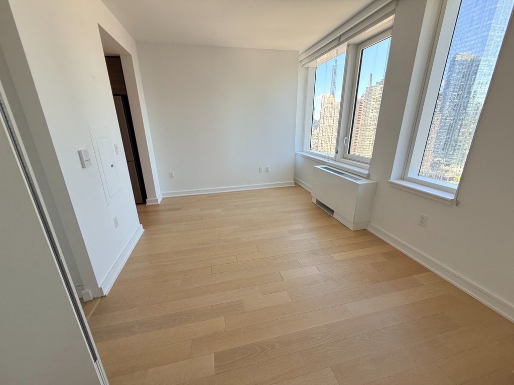 38th St & 11th Ave - Photo 1