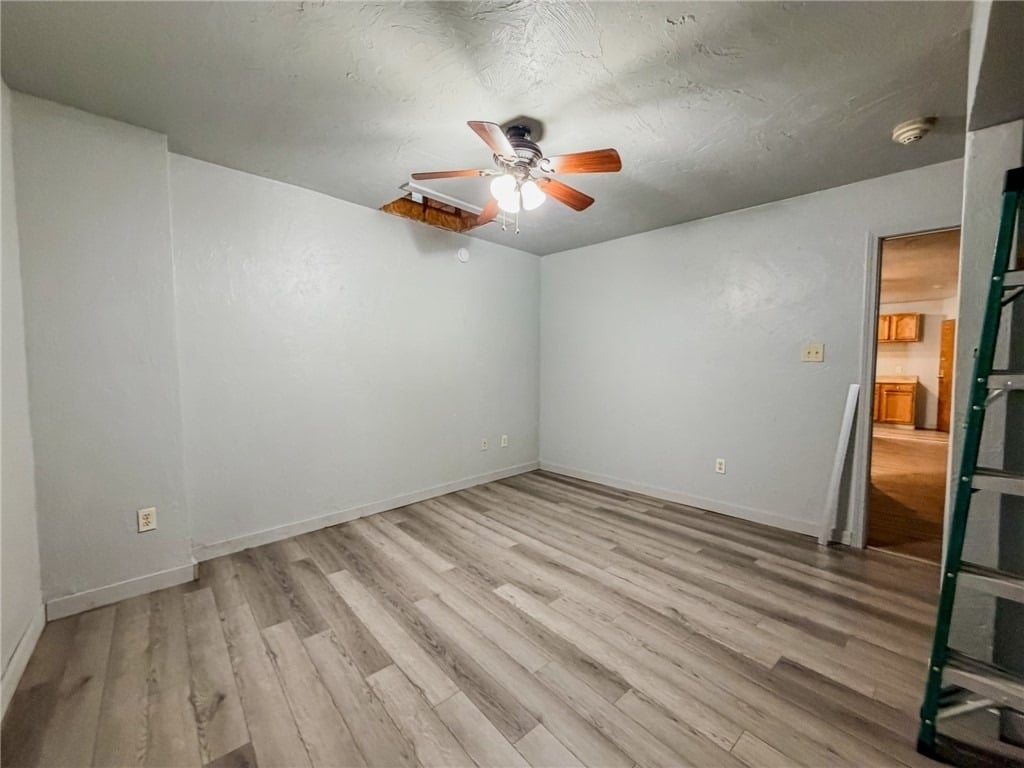 548 Hansen Ave - Photo 15