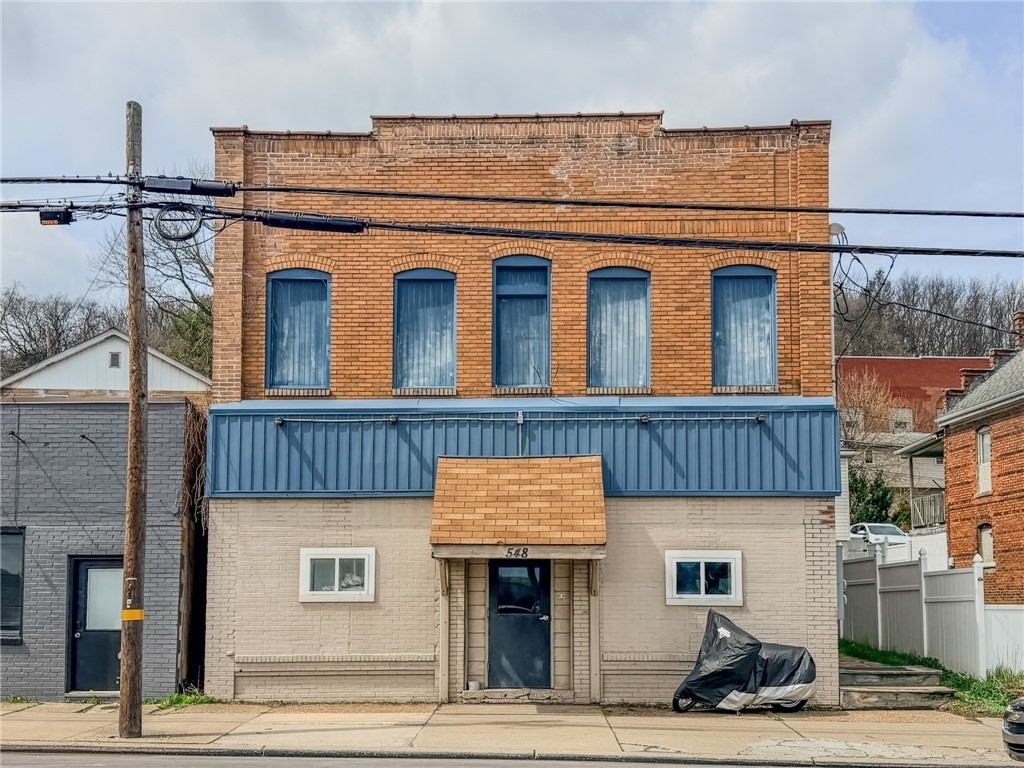 548 Hansen Ave - Photo 0