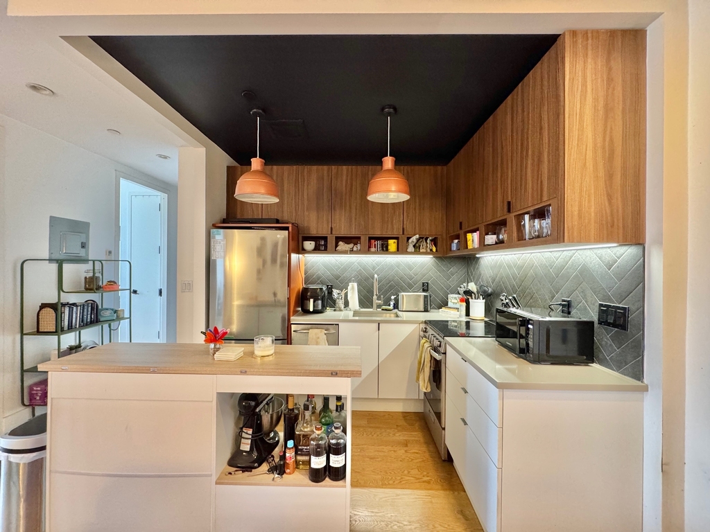 824 Lexington Avenue - Photo 1