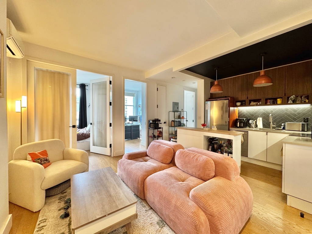 824 Lexington Avenue - Photo 0