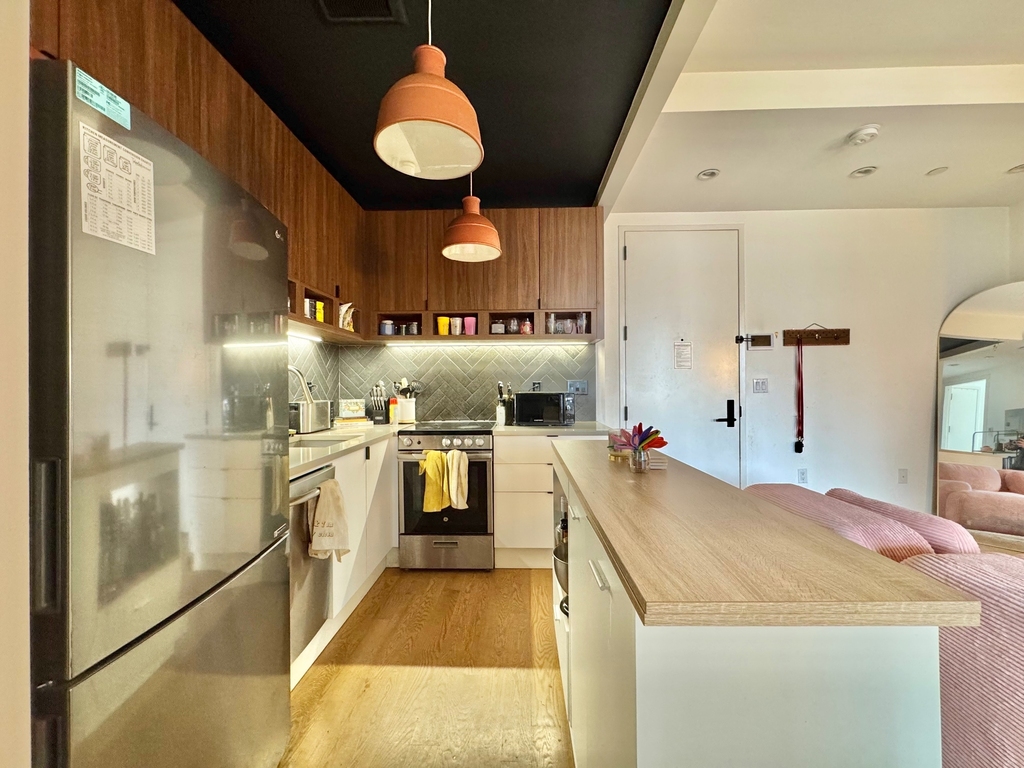 824 Lexington Avenue - Photo 2