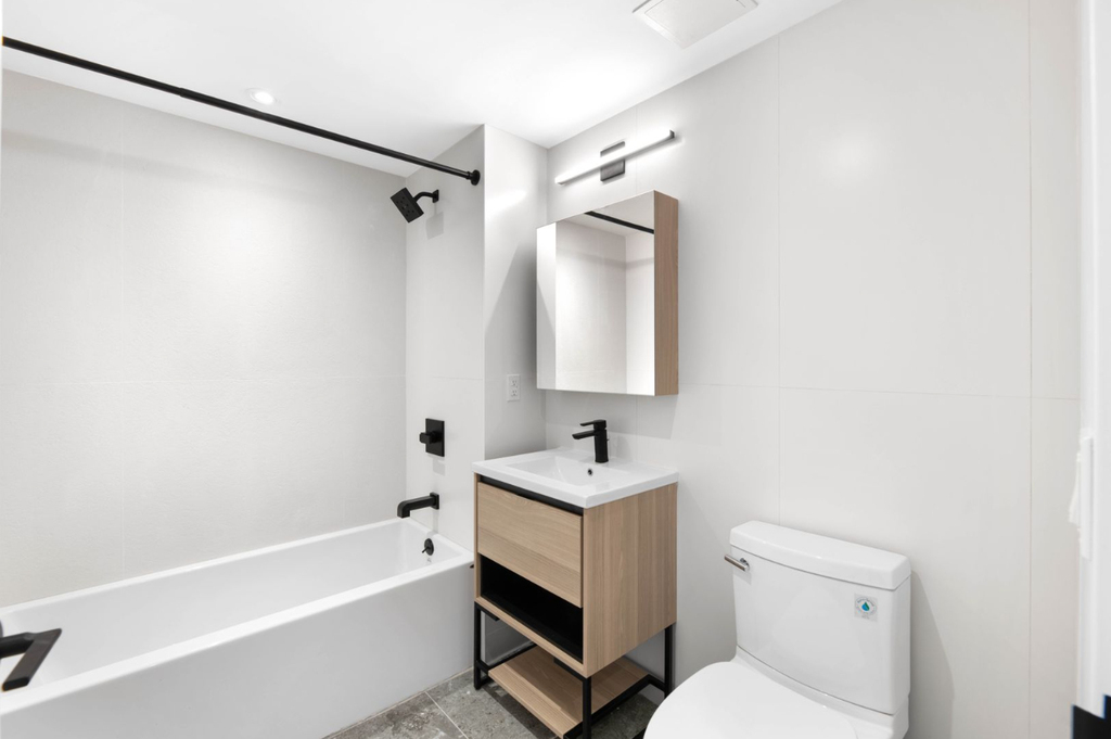 1650 Madison Avenue - Photo 3