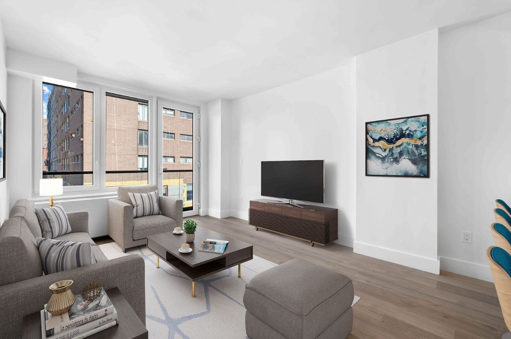 1650 Madison Avenue - Photo 1