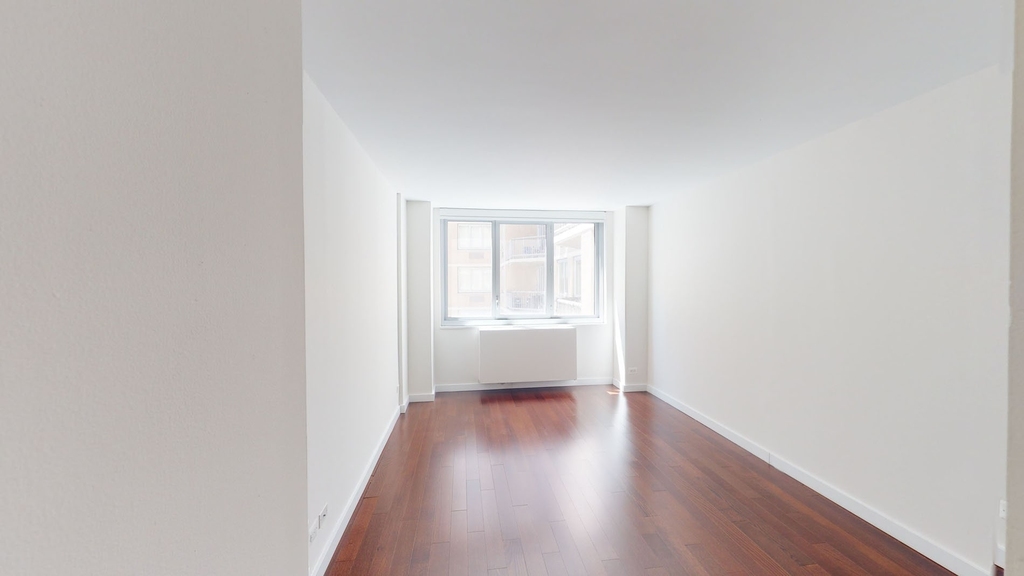 401 E 34th St - Photo 2