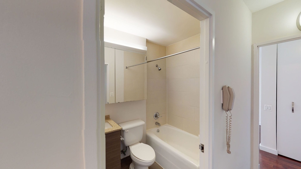 401 E 34th St - Photo 3