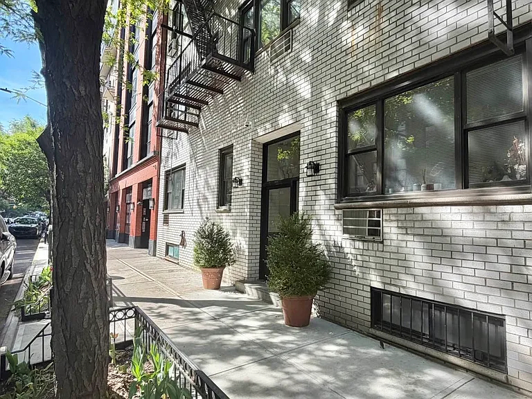 East 84th Street - Photo 5