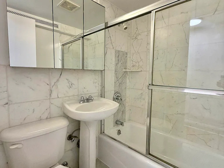 East 84th Street - Photo 4