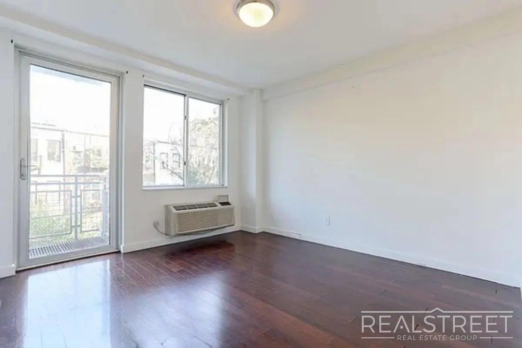 286 Stanhope Street - Photo 5