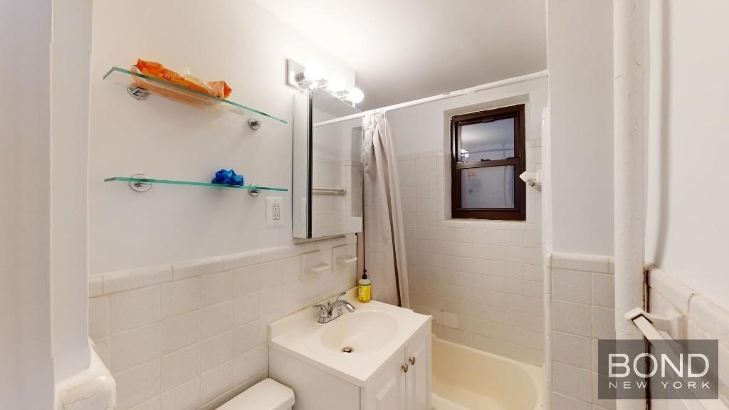 East 78th Street - Photo 6