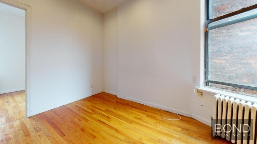 East 10th Street - Photo 7