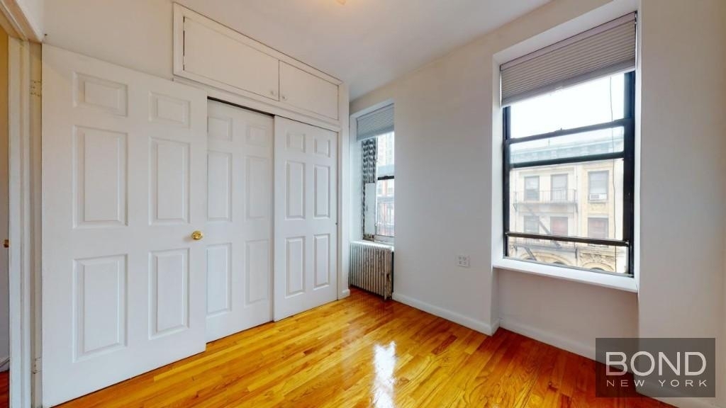 East 10th Street - Photo 6