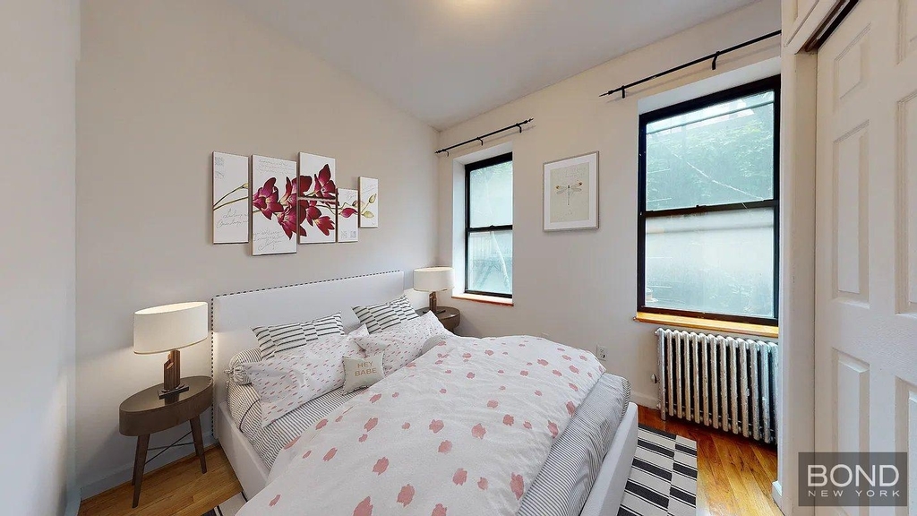 East 10th Street - Photo 1