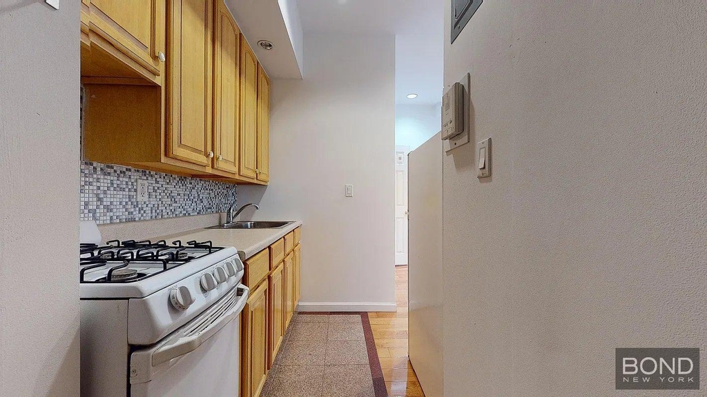 East 53rd Street - Photo 6