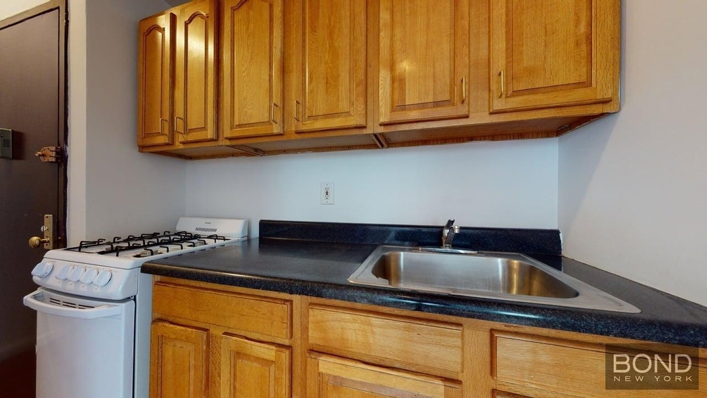 East 53rd Street - Photo 1