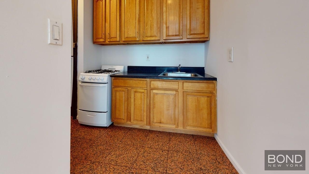 East 53rd Street - Photo 9