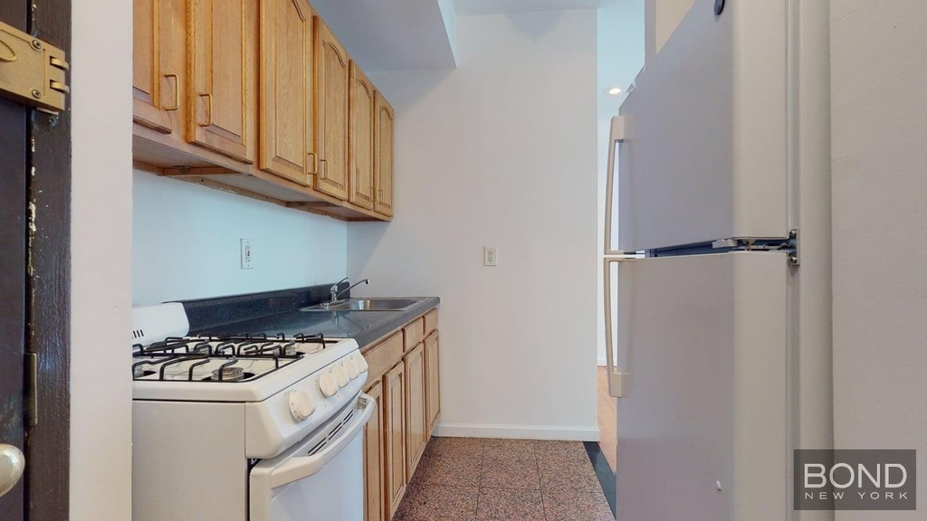 East 53rd Street - Photo 7