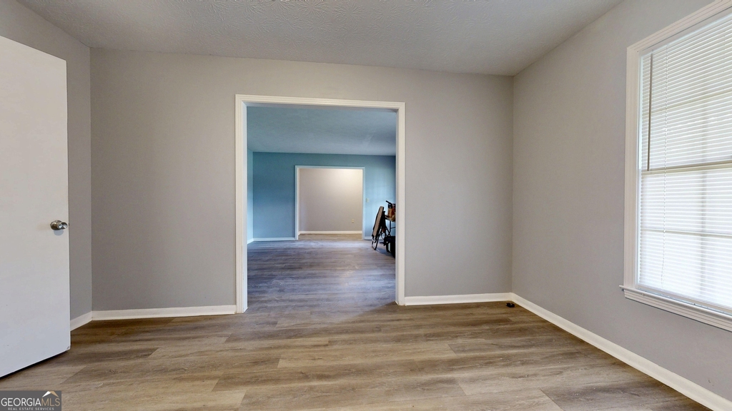 1001 Darling Avenue - Photo 5