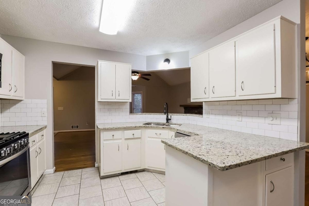 2010 Golden Ridge Circle - Photo 4