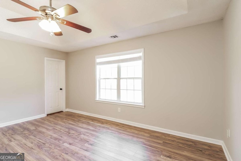 171 Country Meadows Court - Photo 8