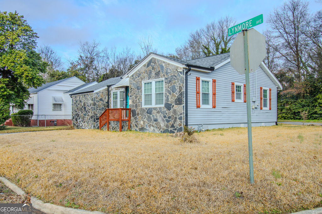 579 Lynmore Avenue - Photo 25