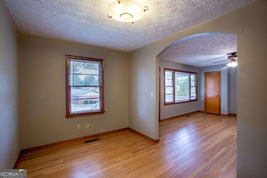 133 Nelson Street - Photo 4