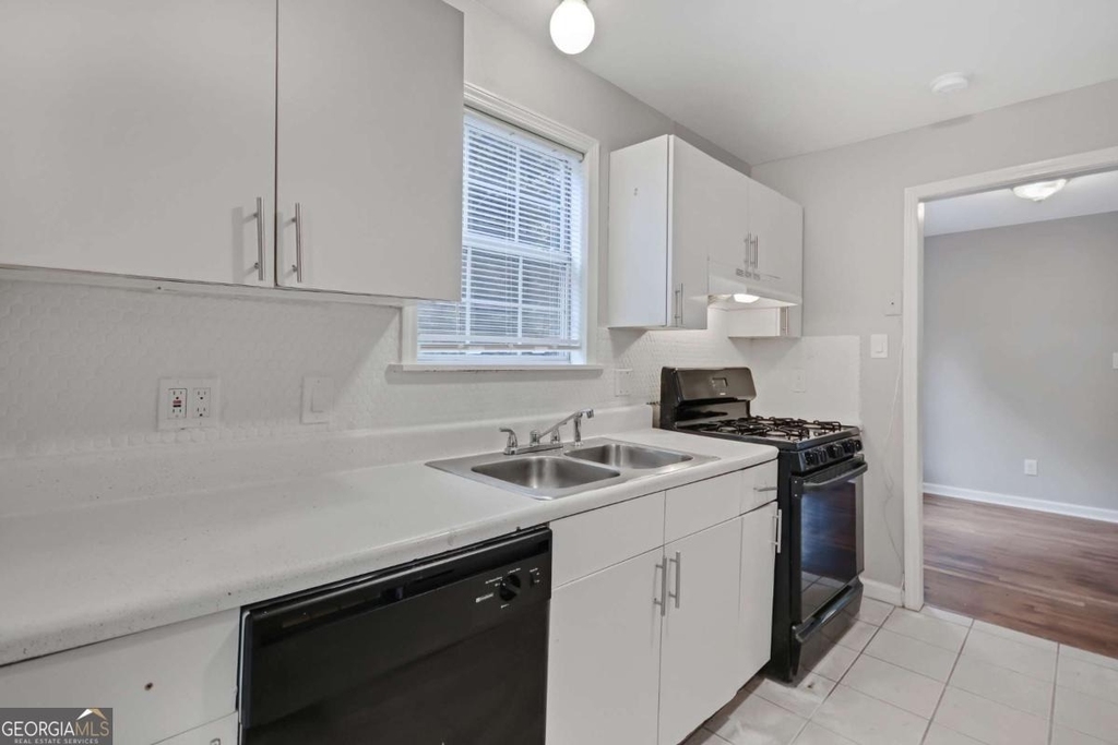 1877 Sumter Street Nw - Photo 8