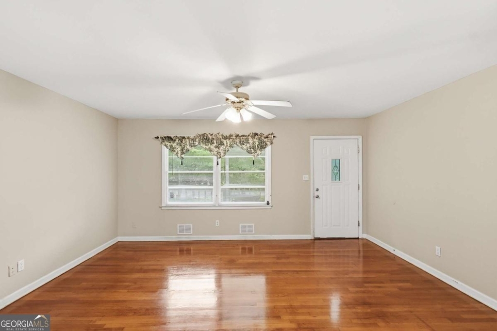 1370 Blackwell Road - Photo 5