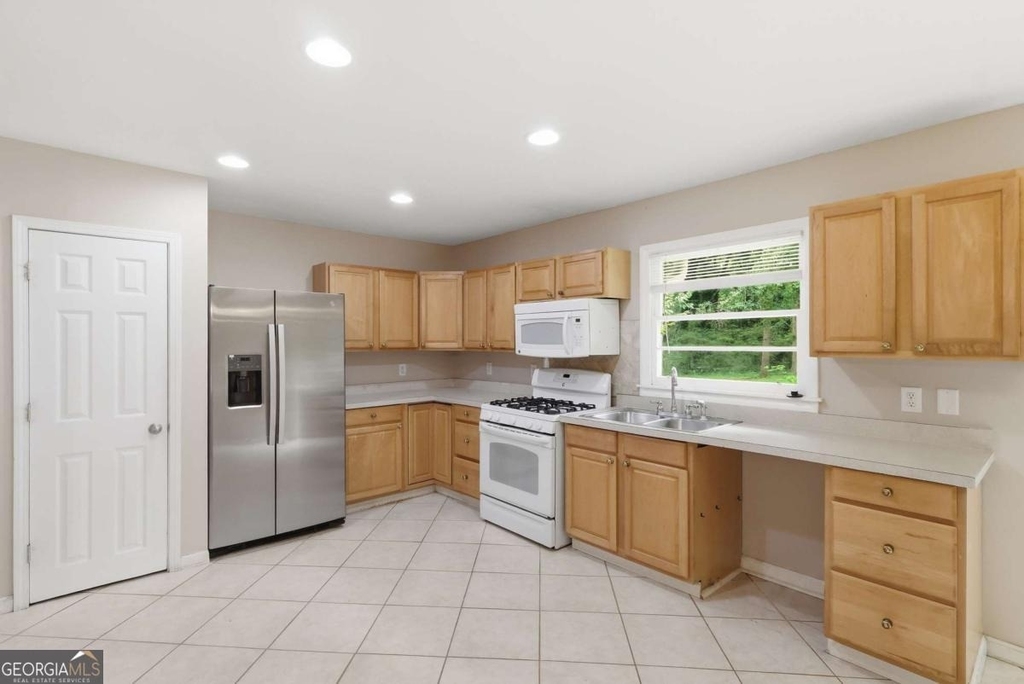 1370 Blackwell Road - Photo 9