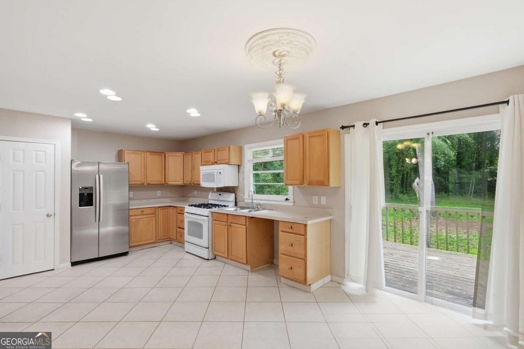 1370 Blackwell Road - Photo 8