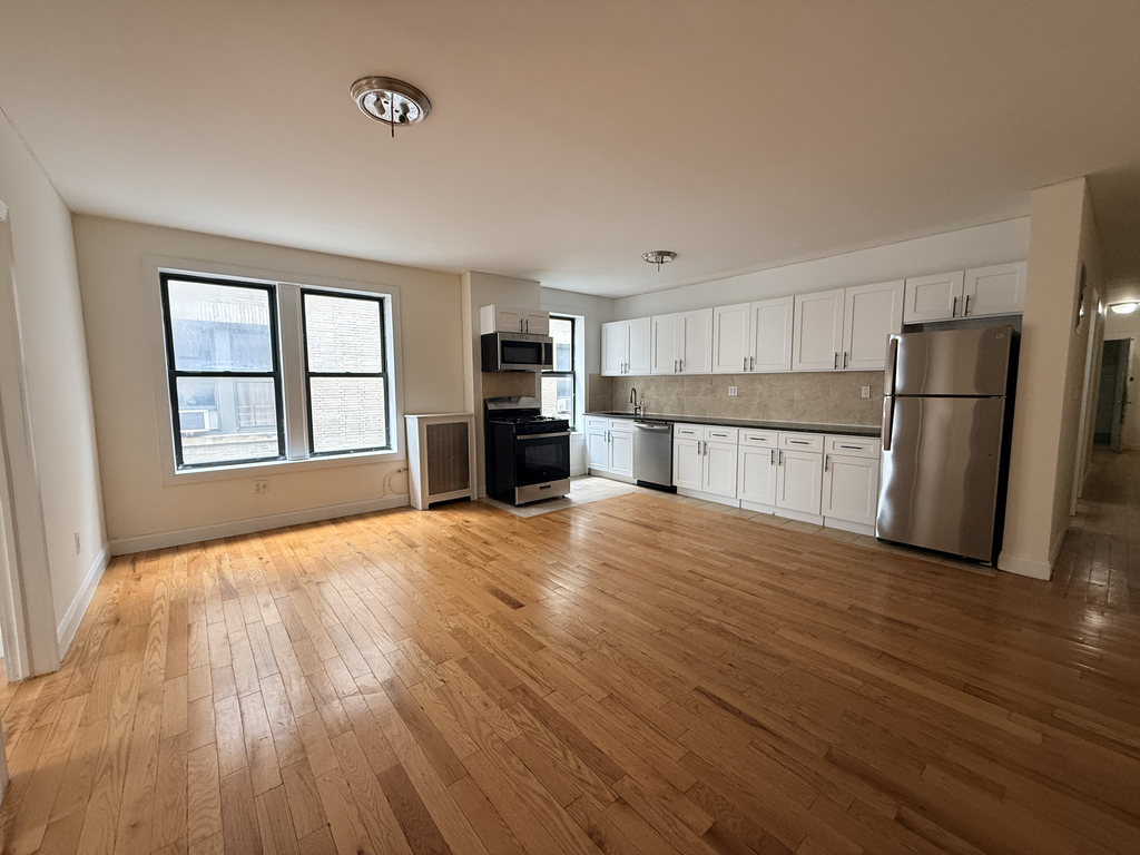 West 168th St - Photo 0