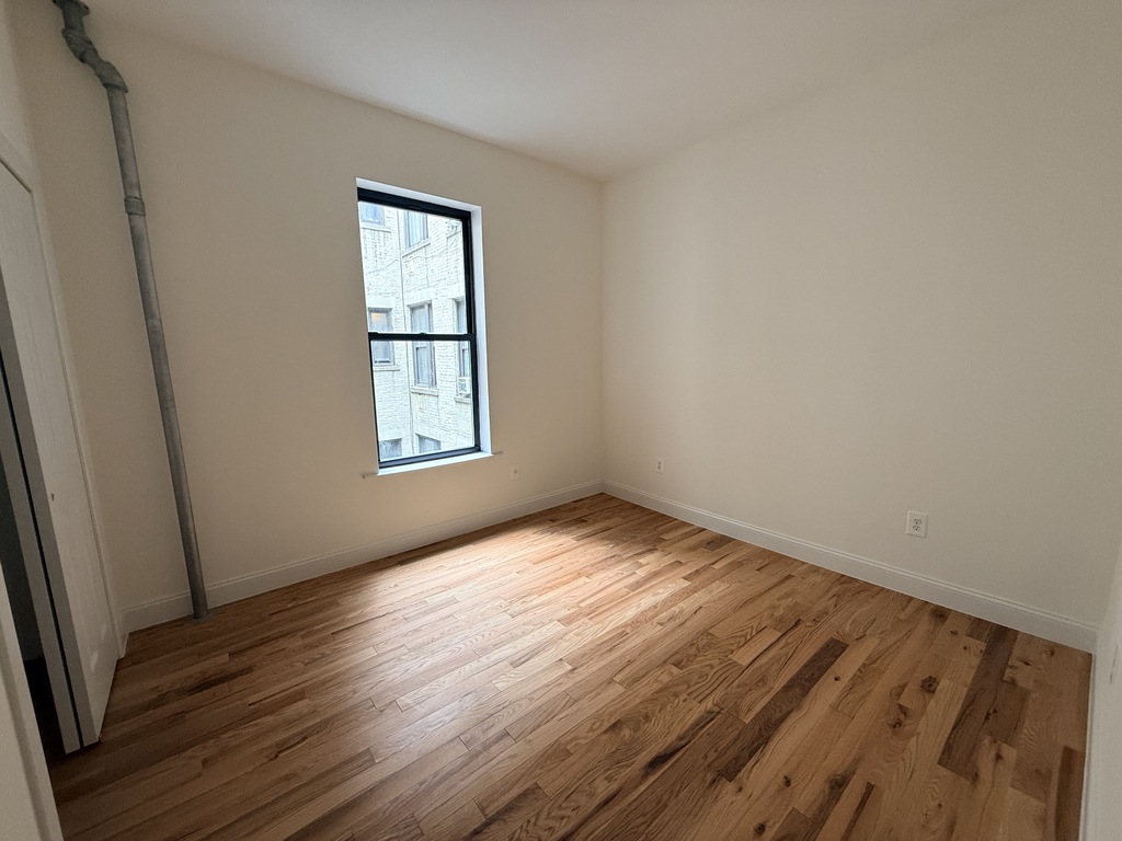 West 168th St - Photo 3