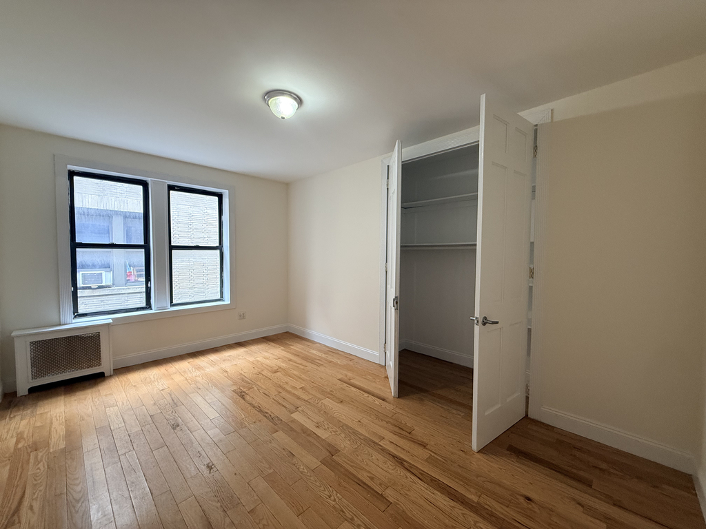 West 168th St - Photo 4