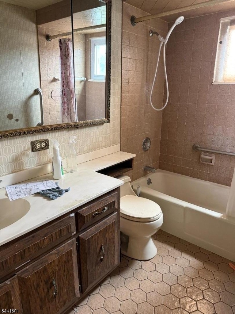 19 Anthony Blvd - Photo 1