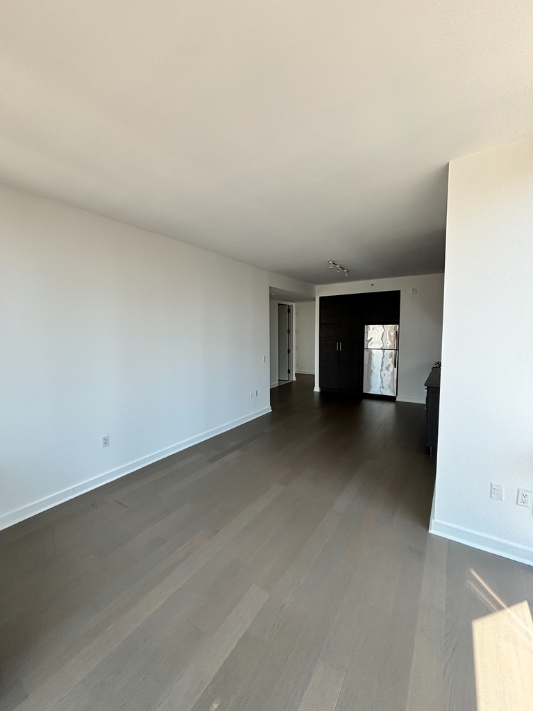 32 Street & 5th Avenue - Photo 9