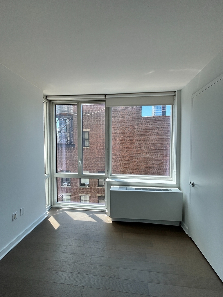 32 Street & 5th Avenue - Photo 5