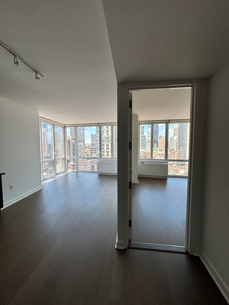 32 Street & 5th Avenue - Photo 10