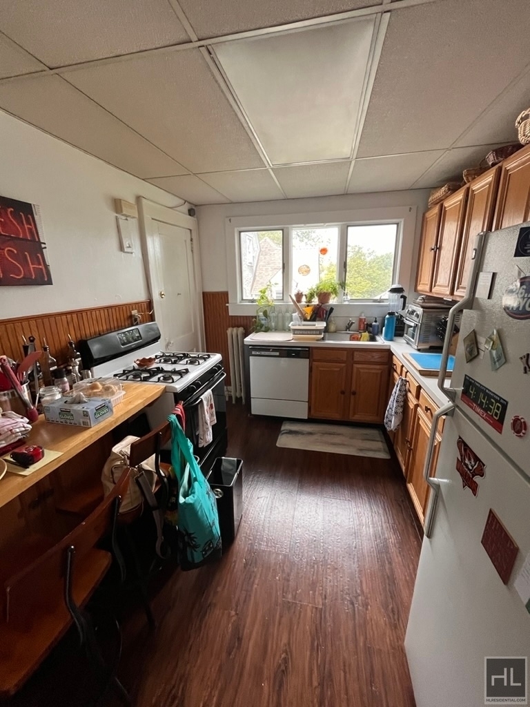 100 Davis Avenue - Photo 2