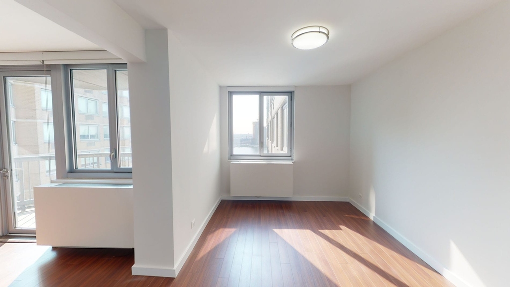 401 E 34th St - Photo 3