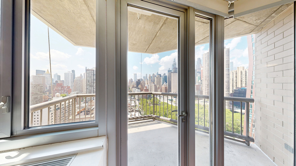 401 E 34th St - Photo 3
