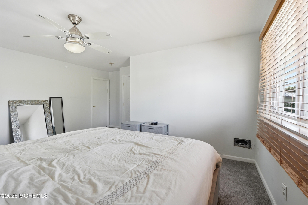 970 Van Court Avenue - Photo 31