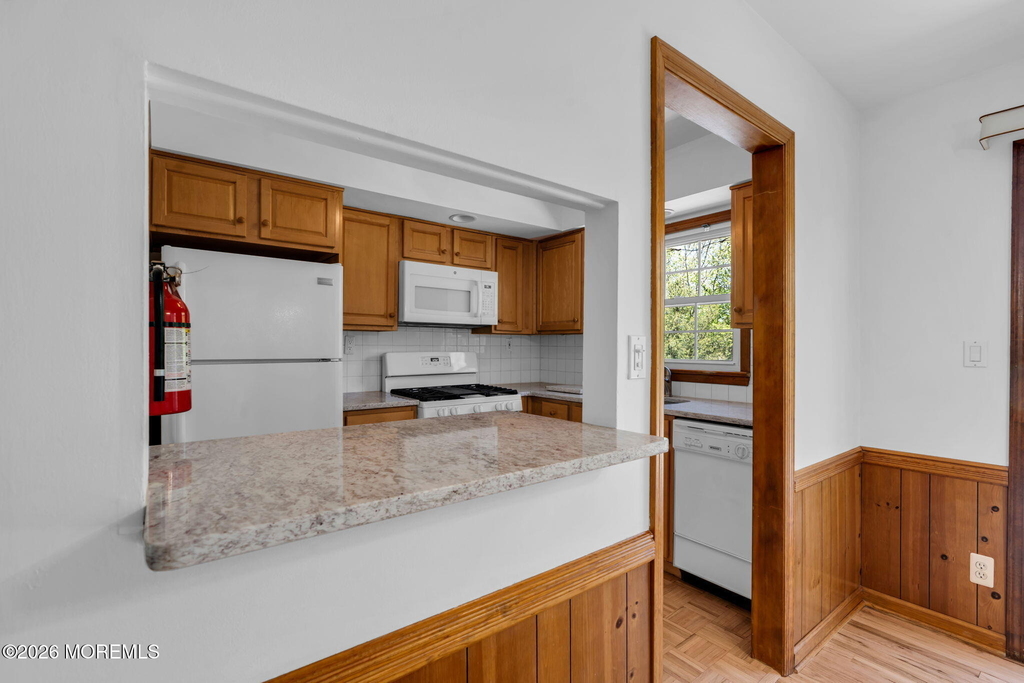 1112 Wildwood Avenue - Photo 5