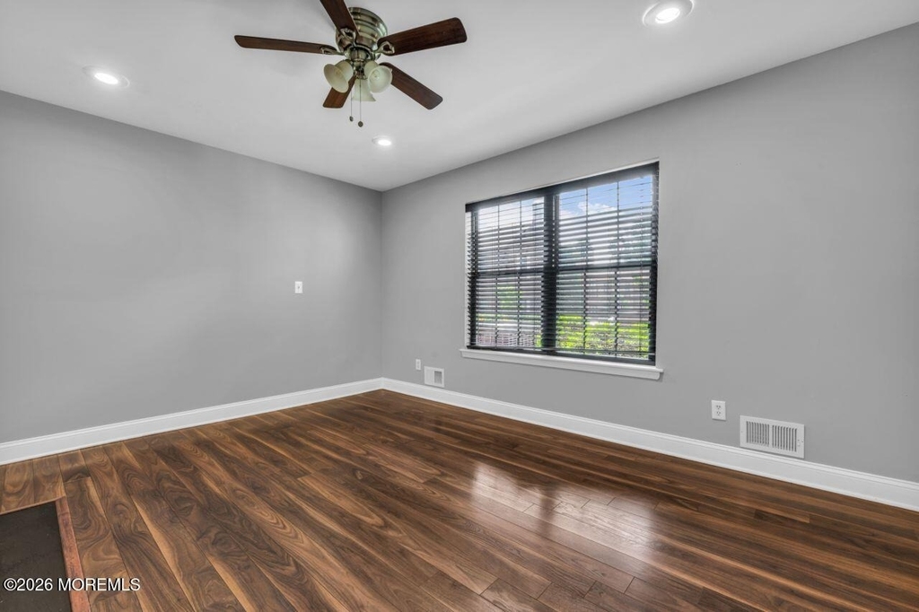 803 Wellington Place - Photo 2