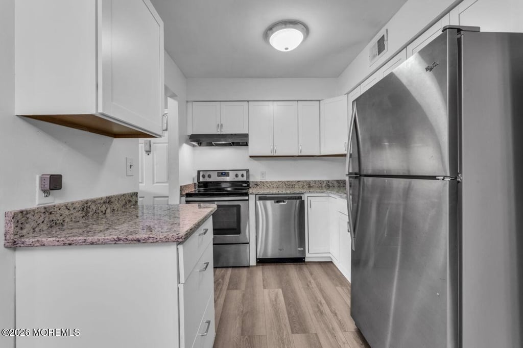 803 Wellington Place - Photo 5