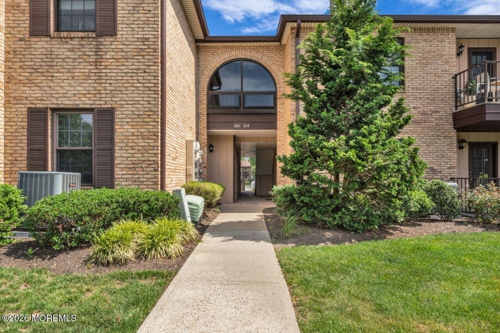 803 Wellington Place - Photo 1