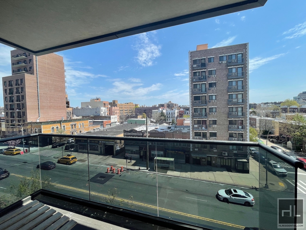 21 Street - Photo 5