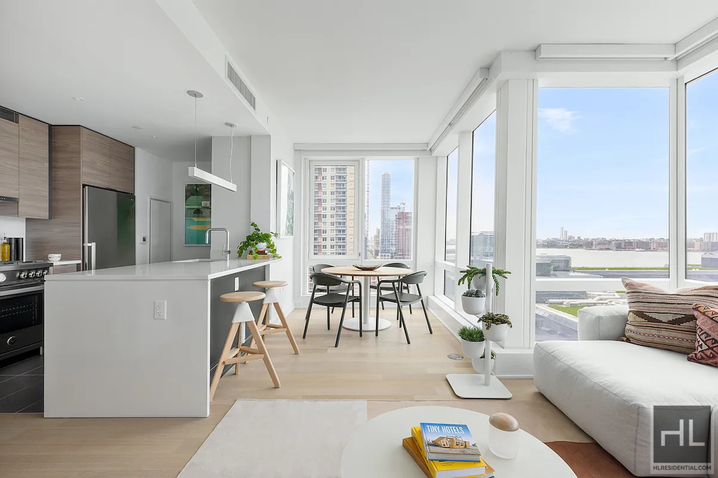 W 38th Street - Photo 1