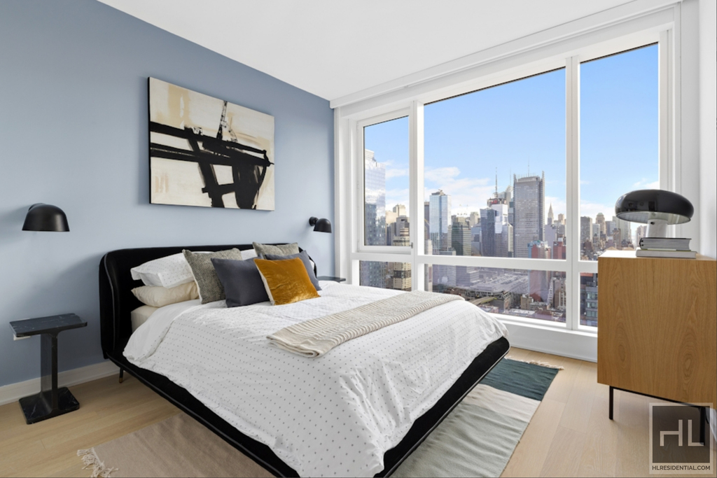 W 38th Street - Photo 3