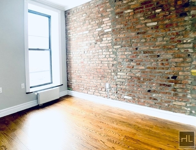 East 13th Street - Photo 8